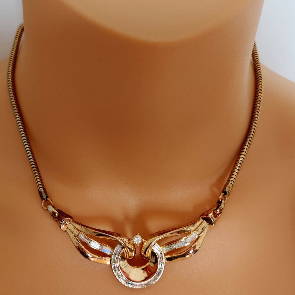 1940-50-S TRIFARI ALFRED PHILIP VINTAGE GOLD TONE  NECKLACE  WITH CLEAR STONES.